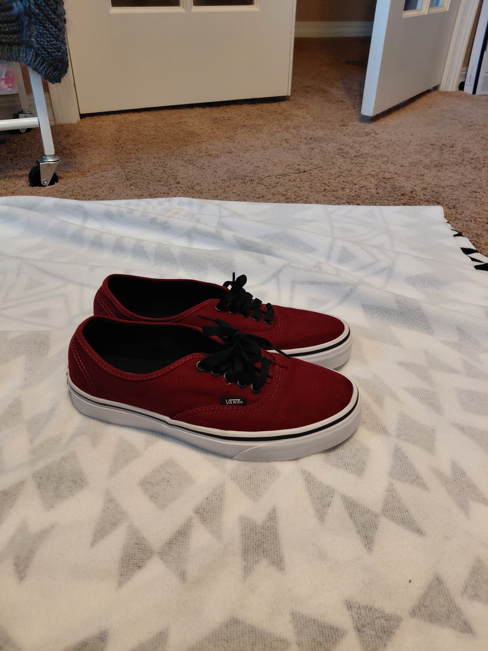 Vans Burgundy Canvas Low-Top Sneakers with Black Laces - Picture 3 of 5